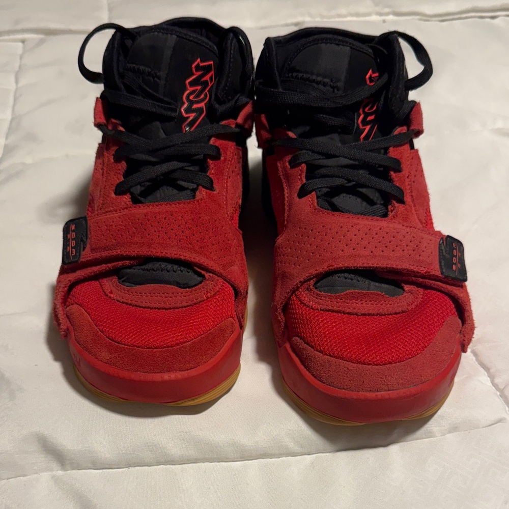 Men’s size 11 - Air Jordan Zion 2 - red suede - EUC
